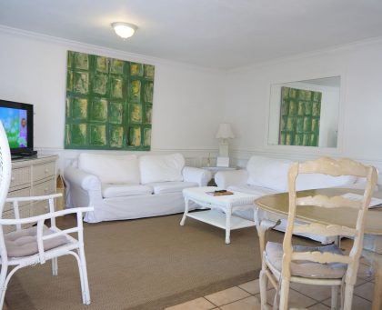Catamaran Bungalow living room